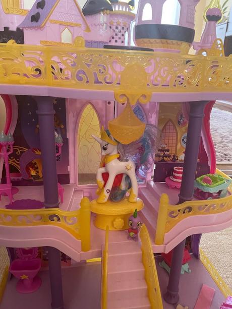 My little pony hrad canterlot,