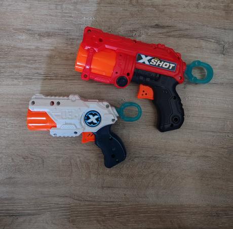 X shot pistole,