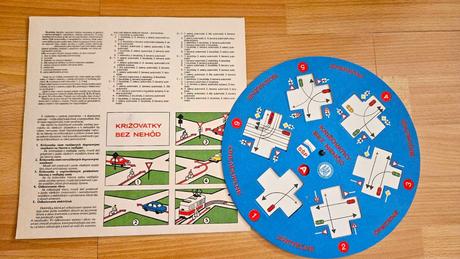 Papierové koleso križovatky bez nehôd, 