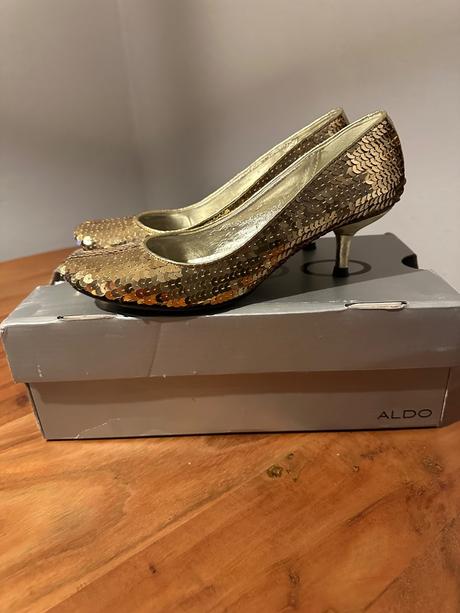 Spoločenské lodičky., 37