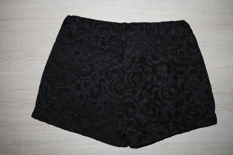 Kraťasy aj k leginám čierne vzrované, tu,140