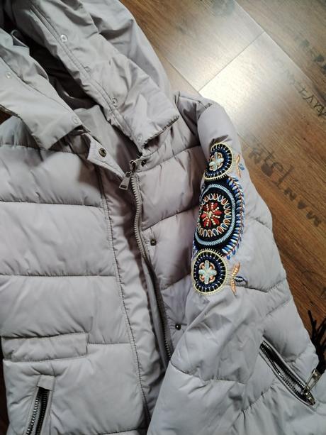 Dievčenská bunda, 36