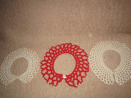 1665. háčkovaný golier,