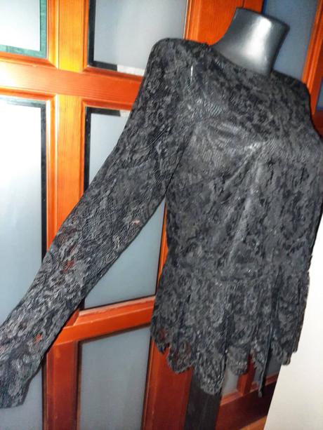 Čierny čipkovaný top veľ.36 (s), h&m,s