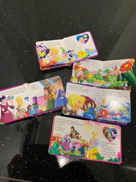Čarovne princezné v krabičke kniha set leporelá,