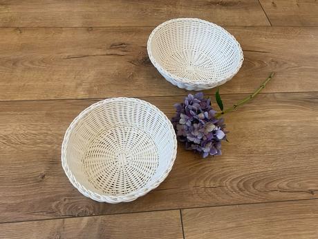 Plastový košík na pečivo,