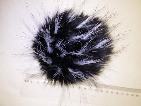 Pletena čiapka s veľkym brmbolcom, 56 - 158