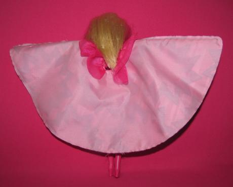 Barbie superhrdinka z rozprávky odvážna princezná, 