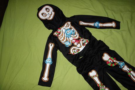 Kostymcek kostlivca od george,