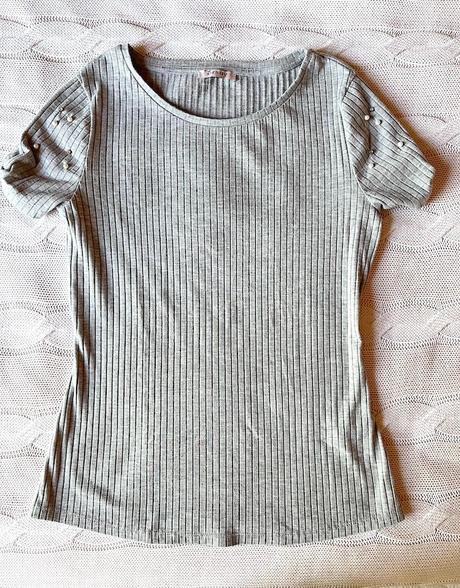 Šedé tričko s perlami, orsay,s