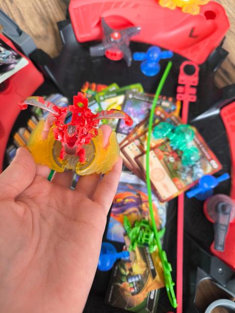 Bakugan arena + bakugani,