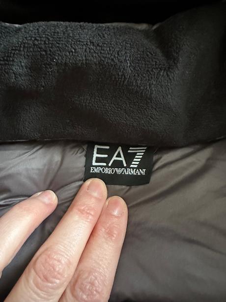 Armani páperová bundička, armani,s