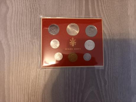 Set vatikánskych mincí,