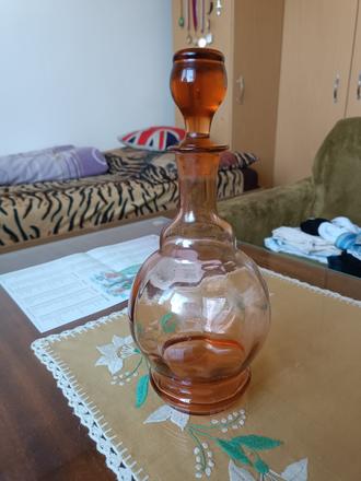 Retro sklenená karafa so zátkou - hnedé sklo, 