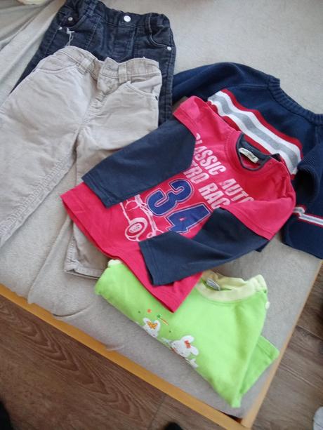 Nohavice, sveter, pyzamo, 86–98