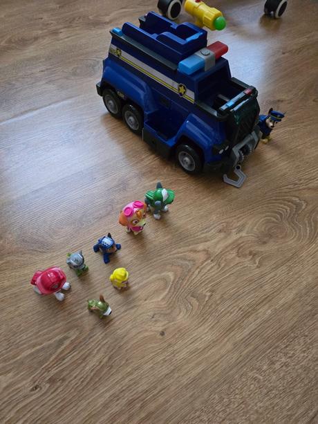 Velke policajne auto tlapkova patrola, 