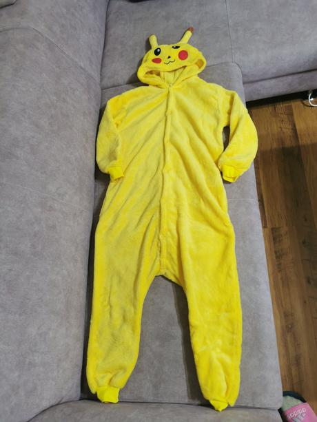 Kostym pikachu, 