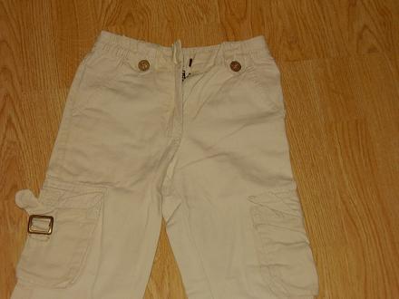 Bežove nohavice, 128