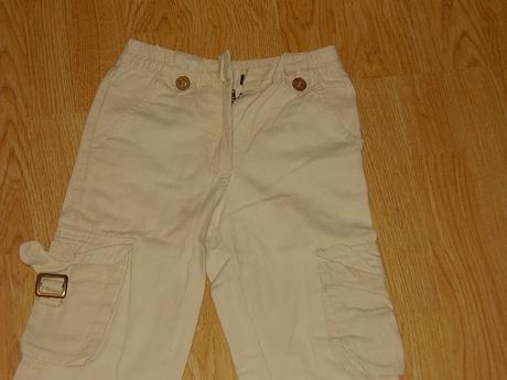 Bežove nohavice, 128