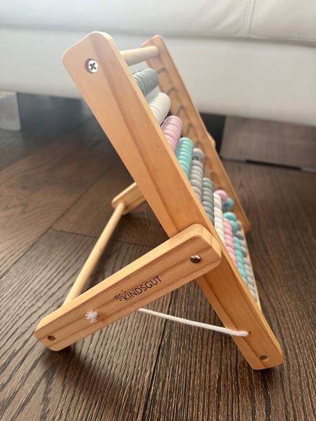 Kindsgut drevené počítadlo, 