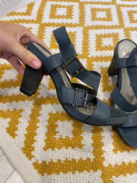 Sandáliky na podpätku, 38