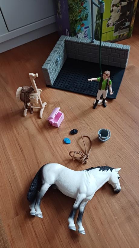Schleich kone umývareň 42104, 