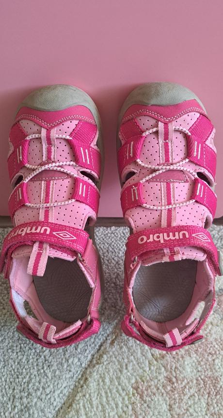 Dievcenske sandale, 34