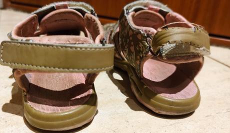 Športovejšie sandále, cupcake,28