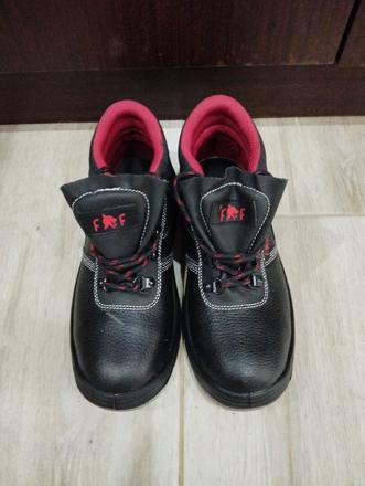 Pracovné topánky úplne nové, 38