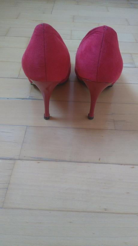 Červené lodičky, 37