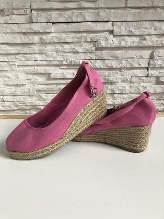 Cukríkové sandále, 37