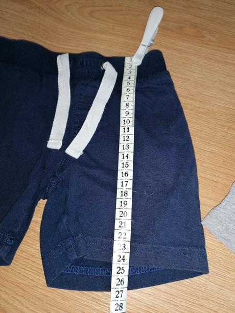 2ks šortky 86/92, lupilu,92