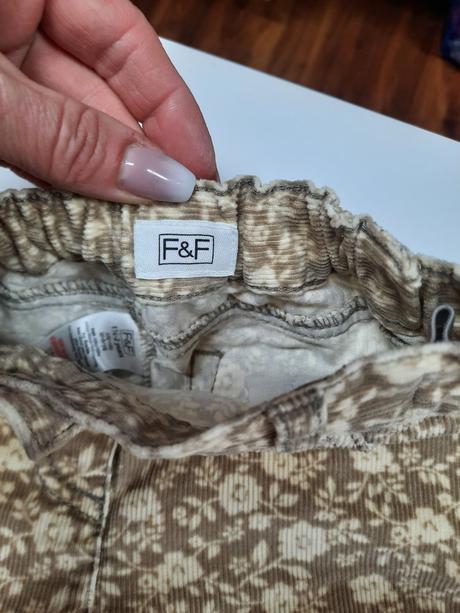 Krásne menčesterové nohavice, f&f,92