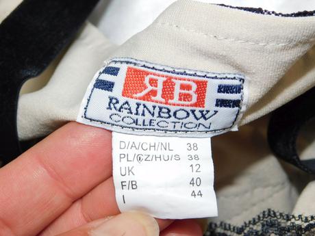 Pekne čipkovane šaty, 38