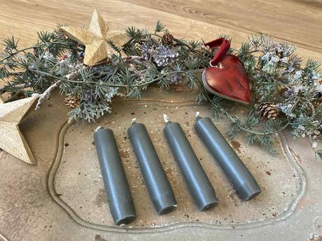 Sviečky olivovo zelené - 4 ks ( sada ), 