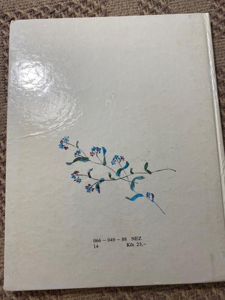 Stará krásna retro kniha nezábudky krista bendová, 