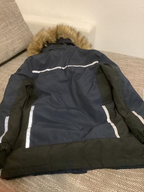 Pekna pánska bunda s reflexnými prvkami, s