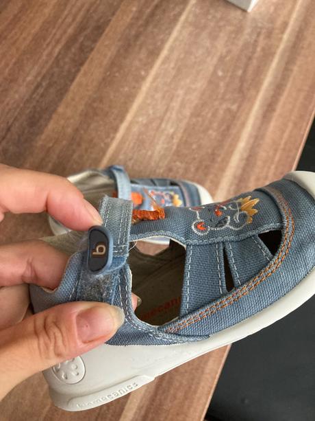 Sandále biomechanics, 24