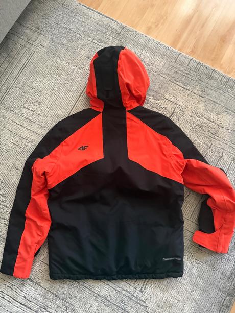 Vetrova , bunda 4f, 158