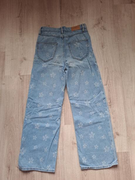 Dievčenské rifle, takko,146