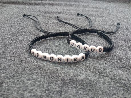 Náramky na želanie,