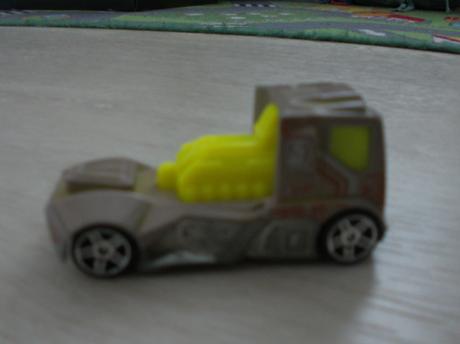 Auto meniace farbu, 