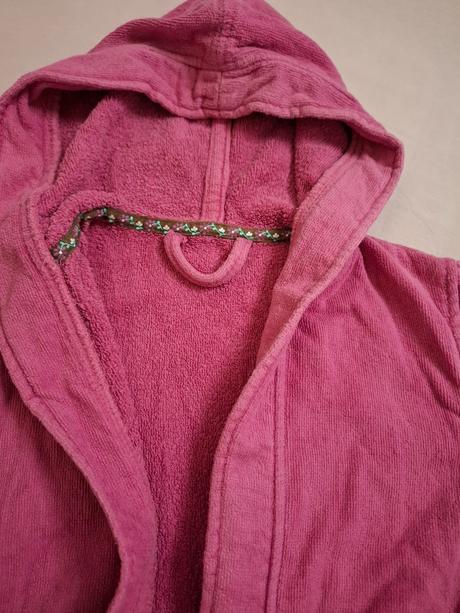 Dievčenský župan, 98