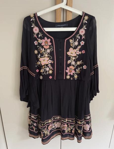 Krásne luxusné šaty, s