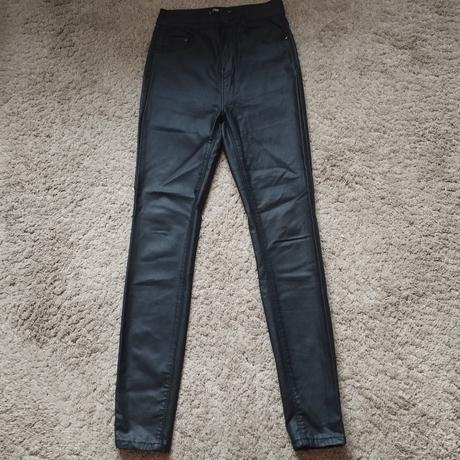 Kvalitné koženkové nohavice, fishbone,s