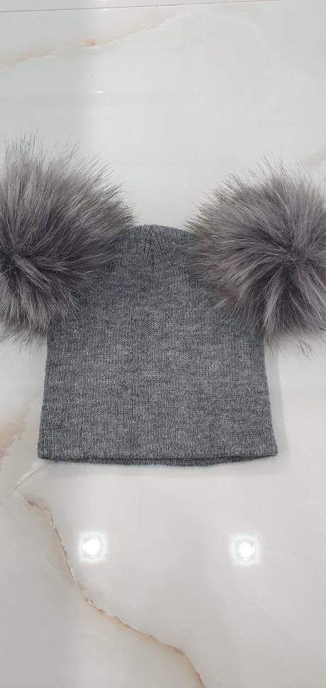 Čiapka s brmbolcami top stav, 74