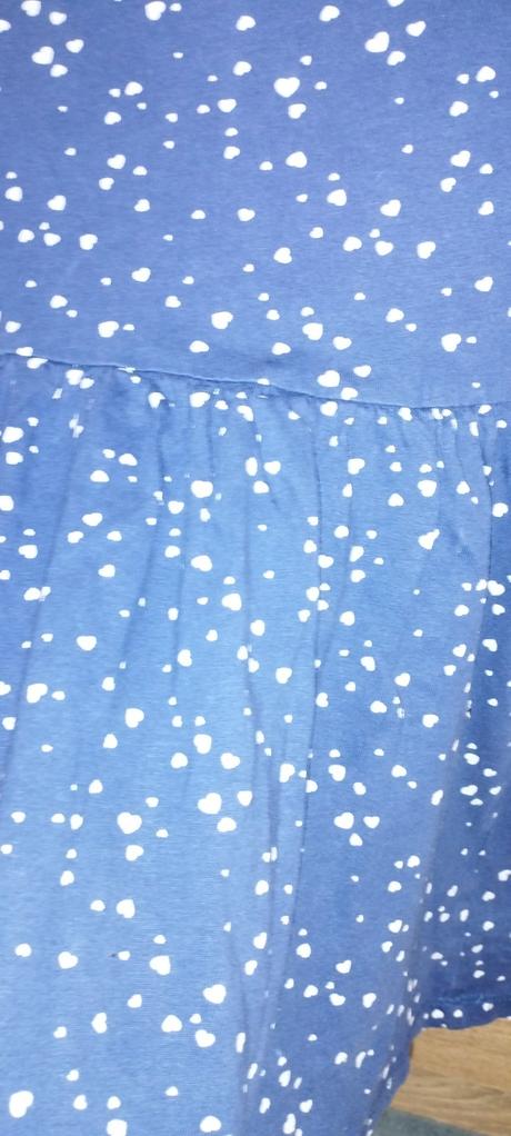 Rozkošné šaty, 98