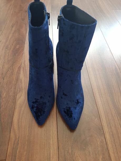 Sametové velvet čižmy, 39