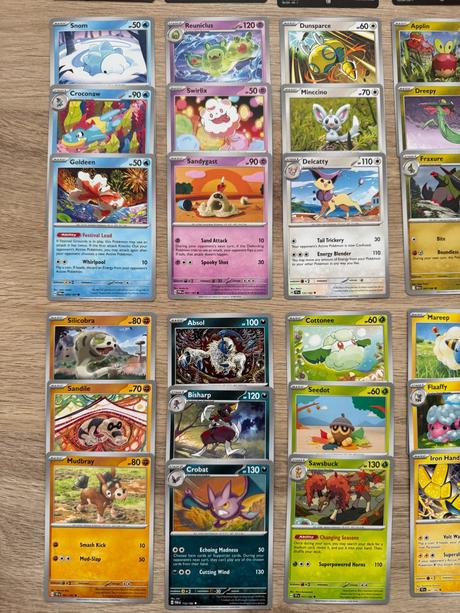 Pikachu kufrík a karty pokémon a lorcana,