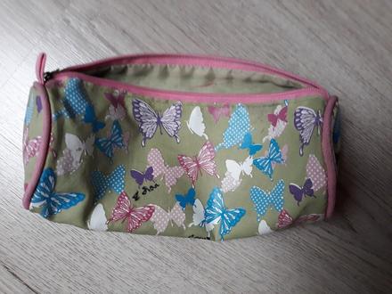 Dievčenský peračník, 